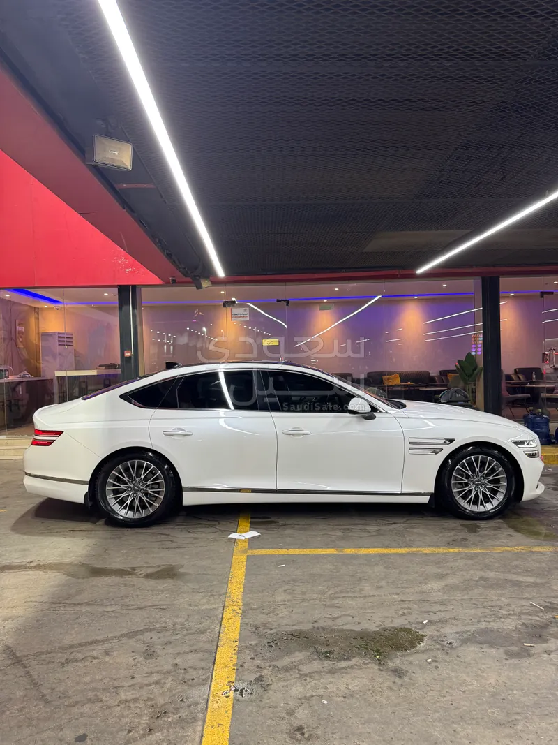 2022 Genesis G 80
