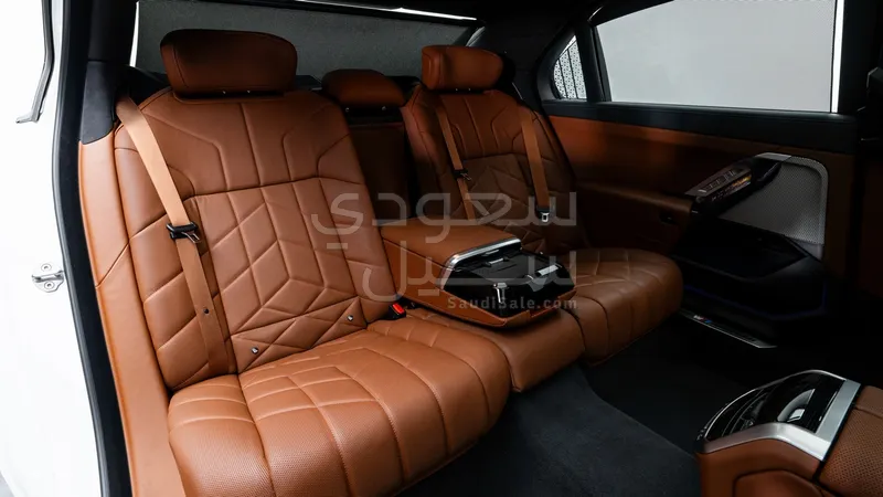 2024 بي ام دبليو الفئة السابعة 740أي
