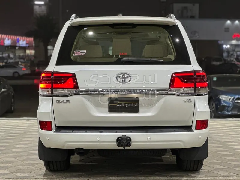 2019 Toyota Land Cruiser GXR