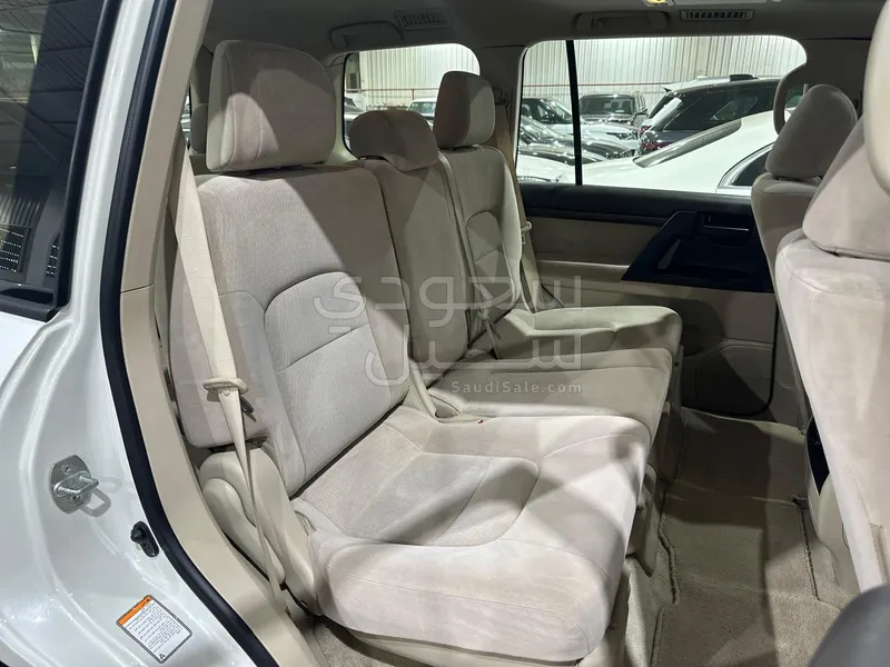2019 Toyota Land Cruiser GXR