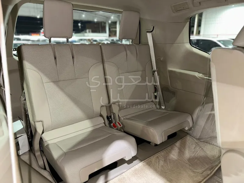 2024 Toyota Land Cruiser GXR