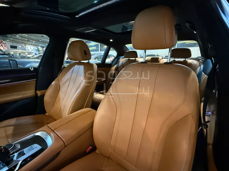 2020 بي ام دبليو الفئة السابعة 730 إل أي