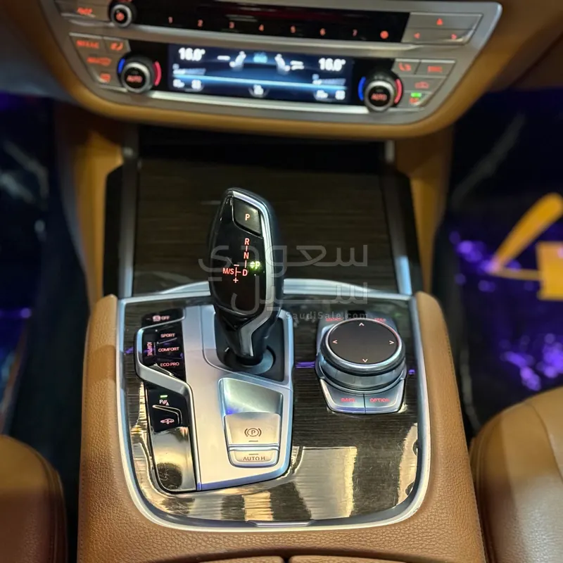 2020 بي ام دبليو الفئة السابعة 730 إل أي