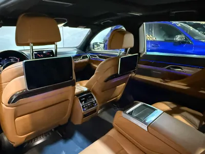 2020 بي ام دبليو الفئة السابعة 730 إل أي