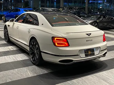 2020 بنتلي كونتيننتل فلاينج سبير الاصدار الاول