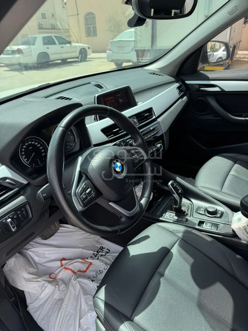 2020 بي ام دبليو الفئة اكس 1