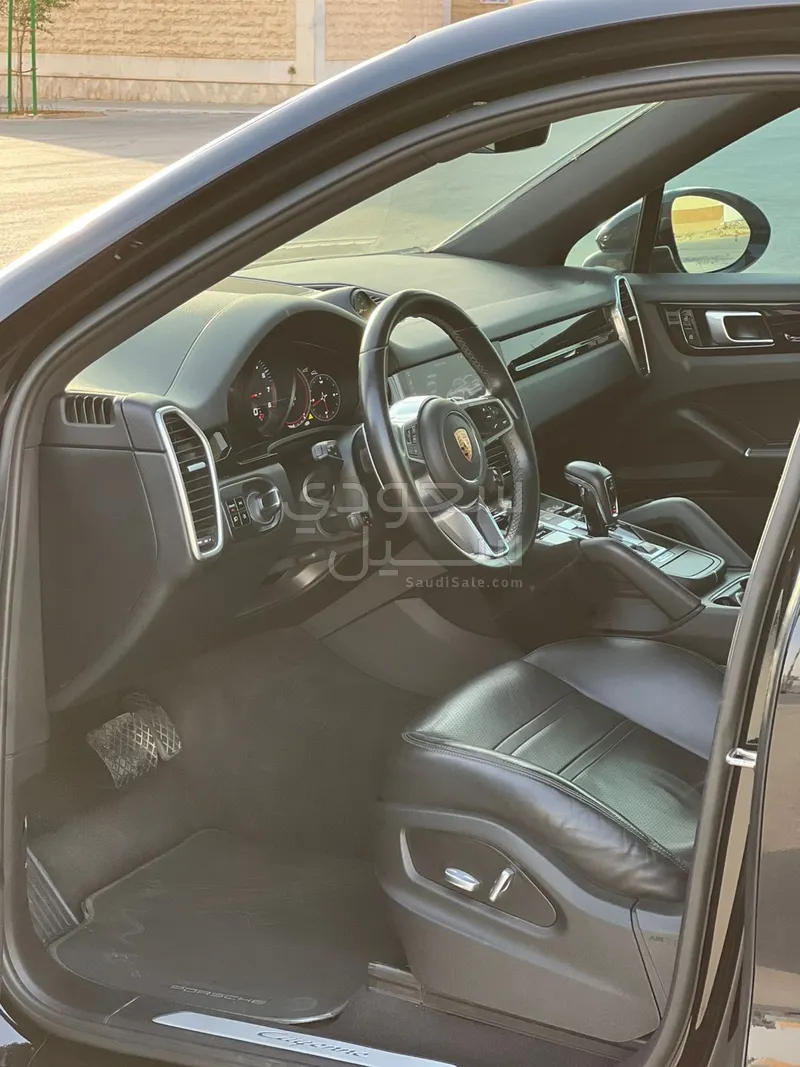 2020 Porsche Cayenne Coupe
