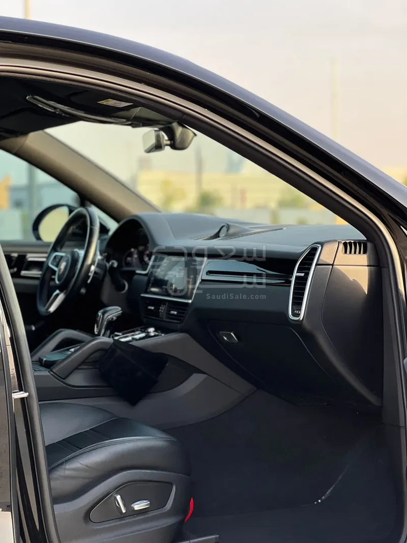 2020 Porsche Cayenne Coupe