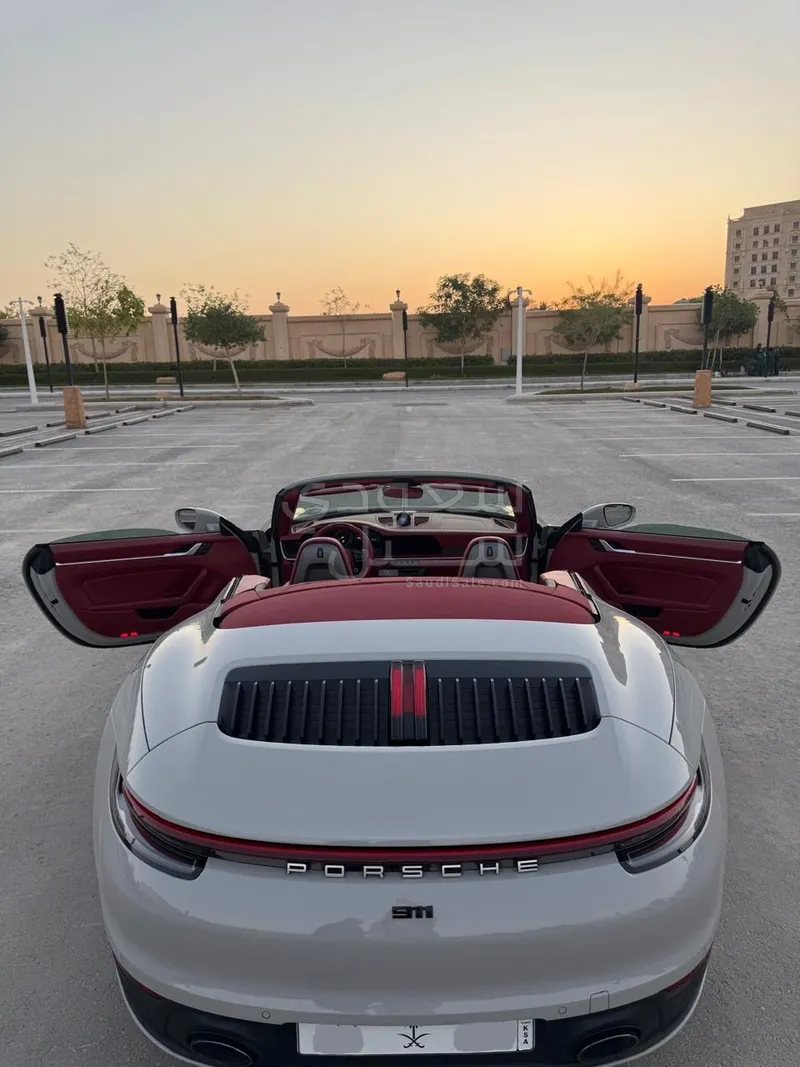 2022 بورش 911 كاريرا