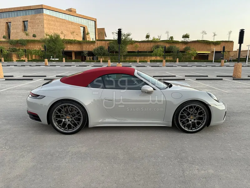 2022 بورش 911 كاريرا