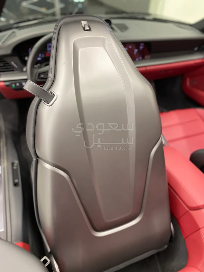 2025 بورش 911 كاريرا