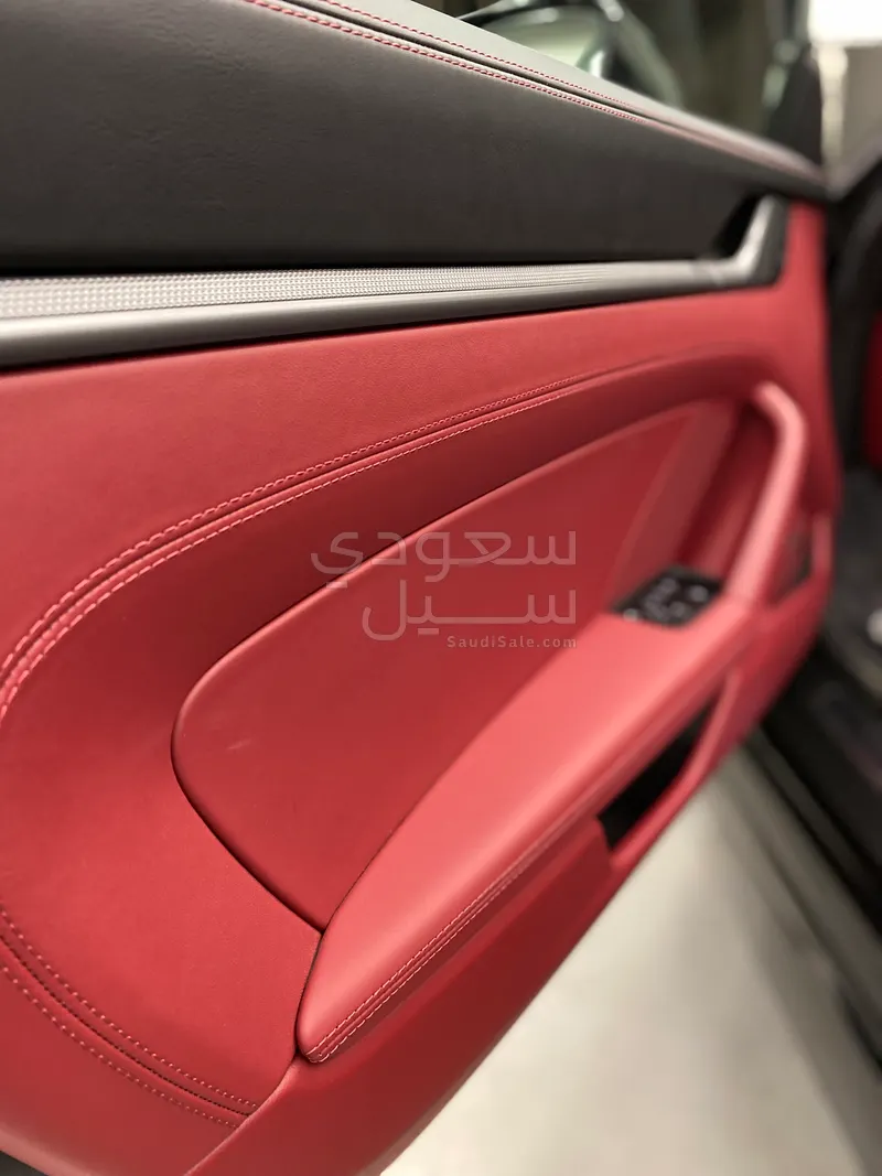2025 بورش 911 كاريرا