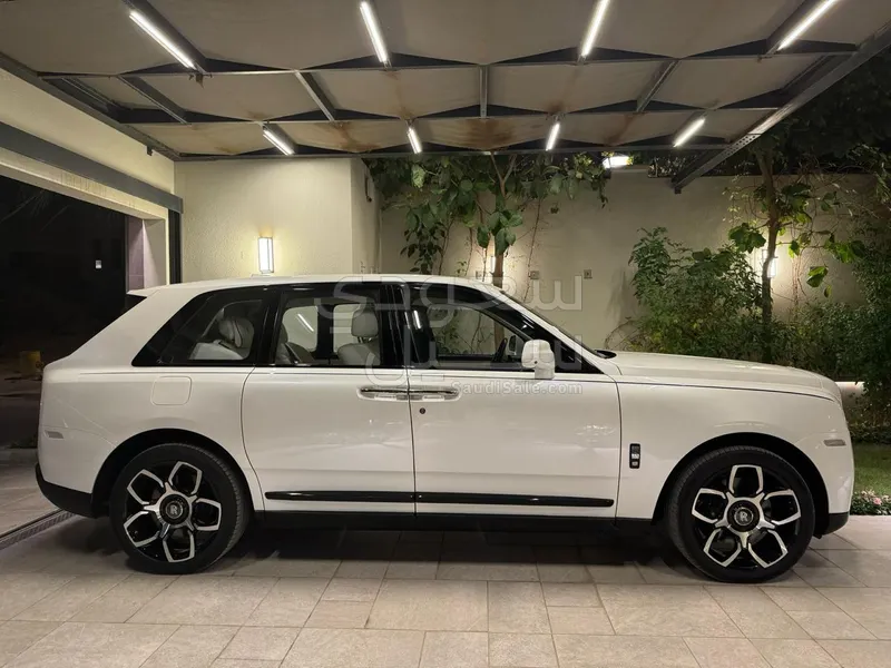 2022 Rolls-Royce Cullinan Silver Badge