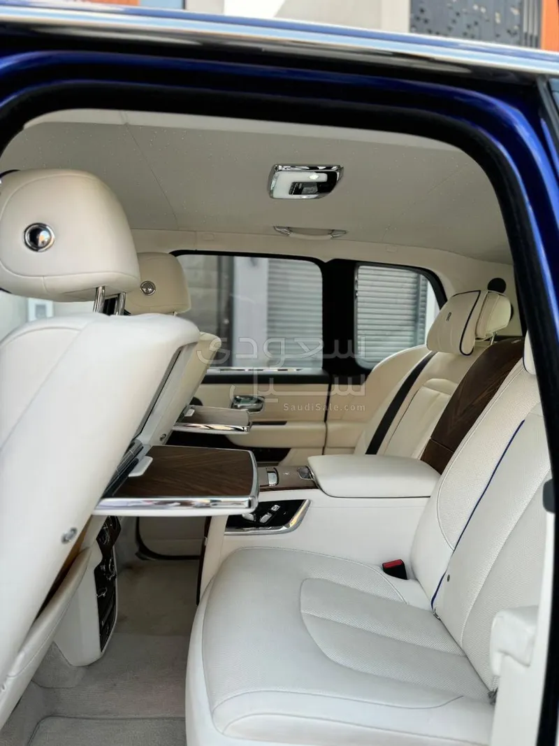 2022 Rolls-Royce Cullinan Silver Badge