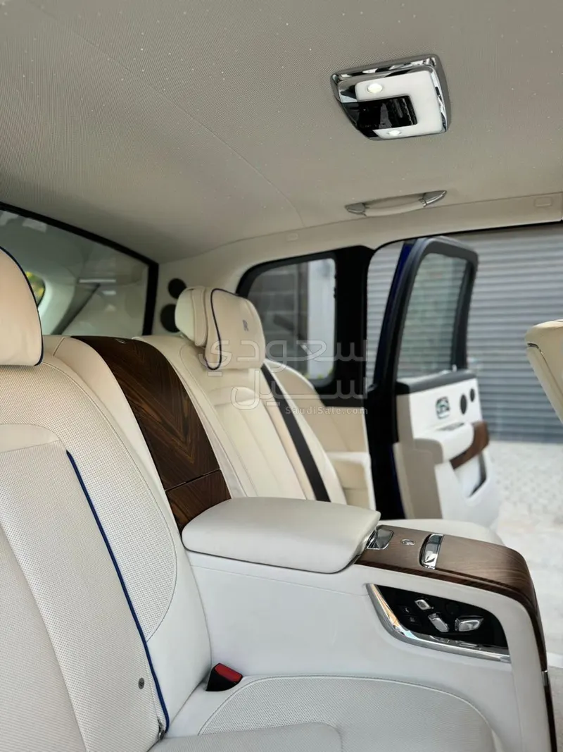 2022 Rolls-Royce Cullinan Silver Badge