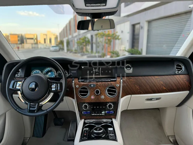 2022 Rolls-Royce Cullinan Silver Badge