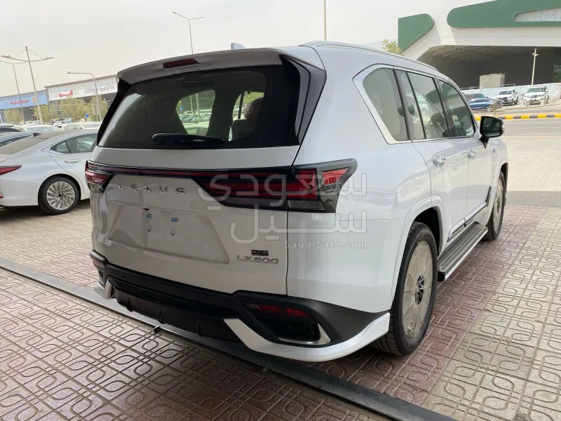2025 Lexus LX 600 F