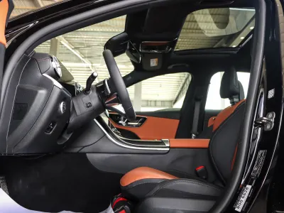 2025 Mercedes-Benz C 200