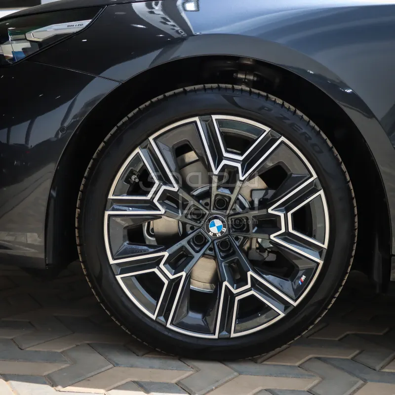 2026 BMW 5 Series 520i
