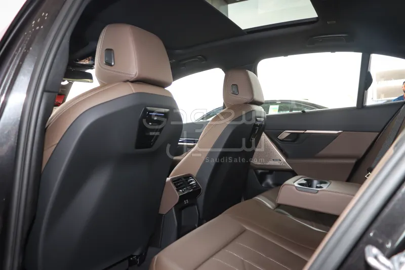 2026 BMW 5 Series 520i