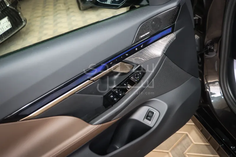 2026 BMW 5 Series 520i