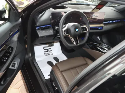 2026 BMW 5 Series 520i