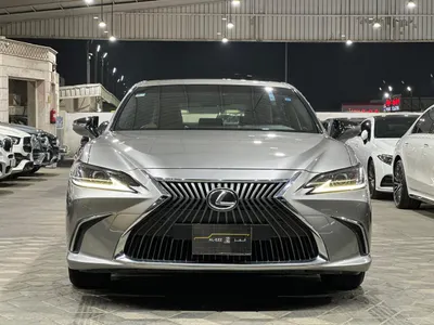 2020 لكزس إي إس 250