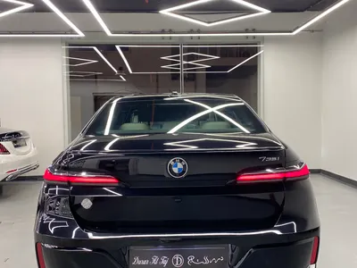 2024 بي ام دبليو الفئة السابعة 735أي