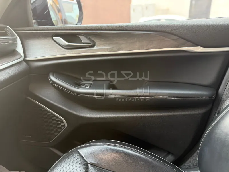 2022 جييب جراند شيروكي ليميتد