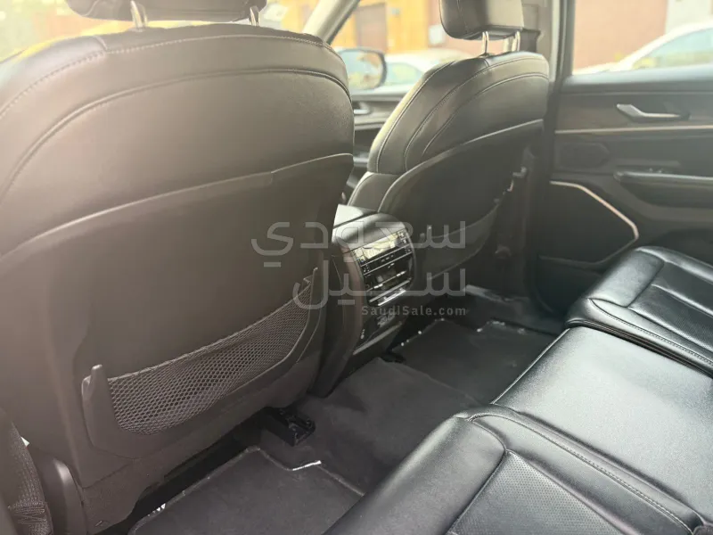 2022 جييب جراند شيروكي ليميتد