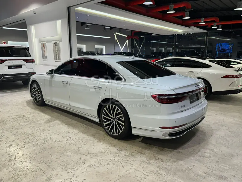 2024 اودي اي 8