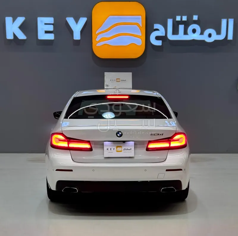 2023 بي ام دبليو الفئة الخامسة 520 أي