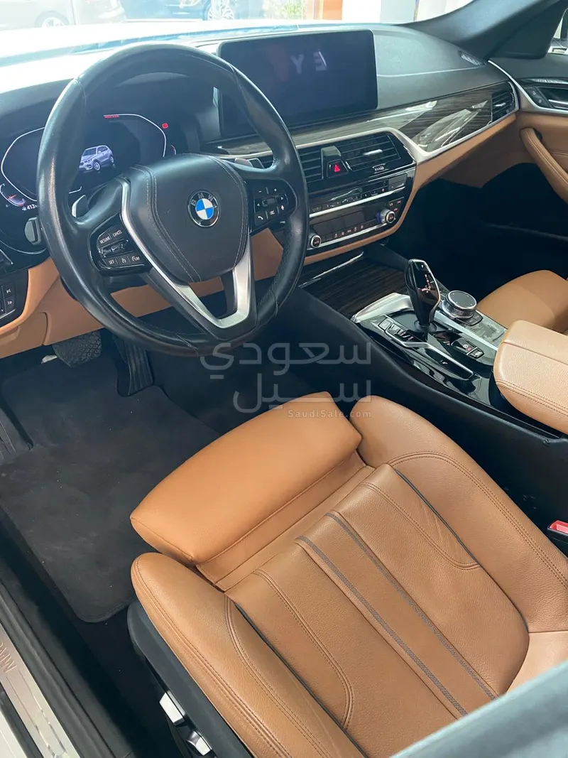2023 بي ام دبليو الفئة الخامسة 520 أي