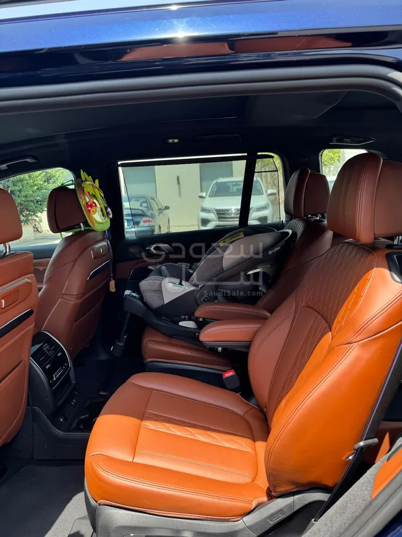 2024 BMW X Series 7 M kit
