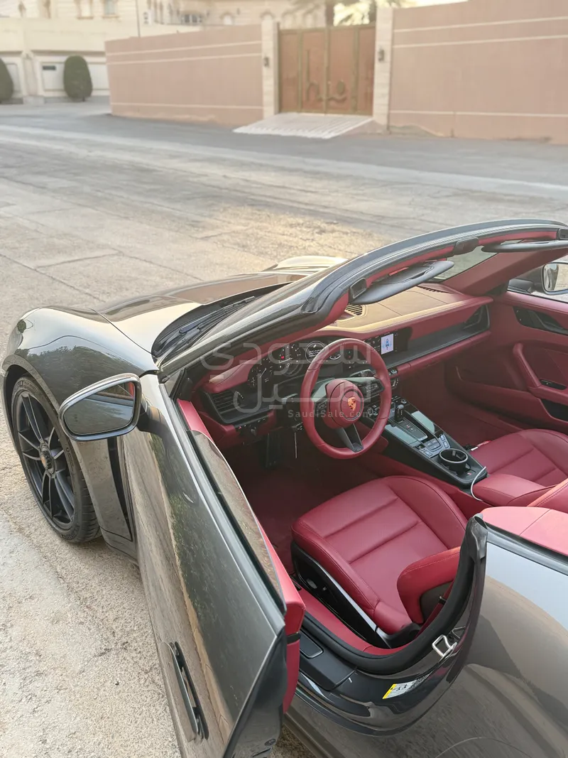 2023 بورش 911 كاريرا جي تي اس