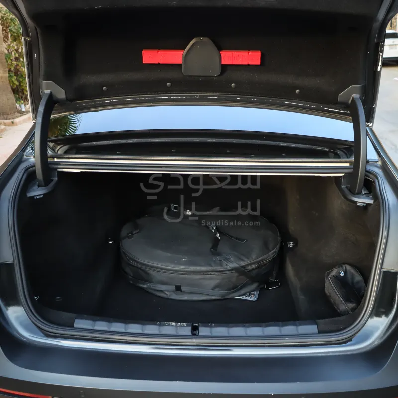 2023 بي ام دبليو الفئة السابعة 735أي