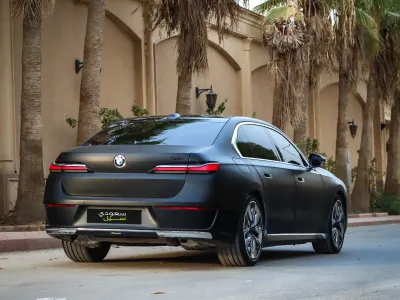 2023 بي ام دبليو الفئة السابعة 735أي