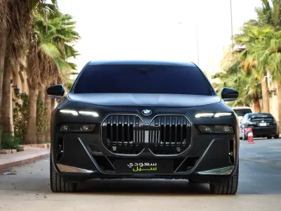 2023 بي ام دبليو الفئة السابعة 735أي
