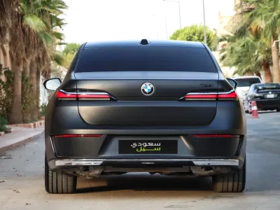 2023 بي ام دبليو الفئة السابعة 735أي
