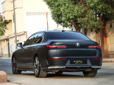 2023 بي ام دبليو الفئة السابعة 735أي