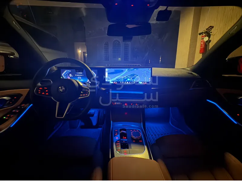 2025 بي ام دبليو الفئة الثالثة 320 أي