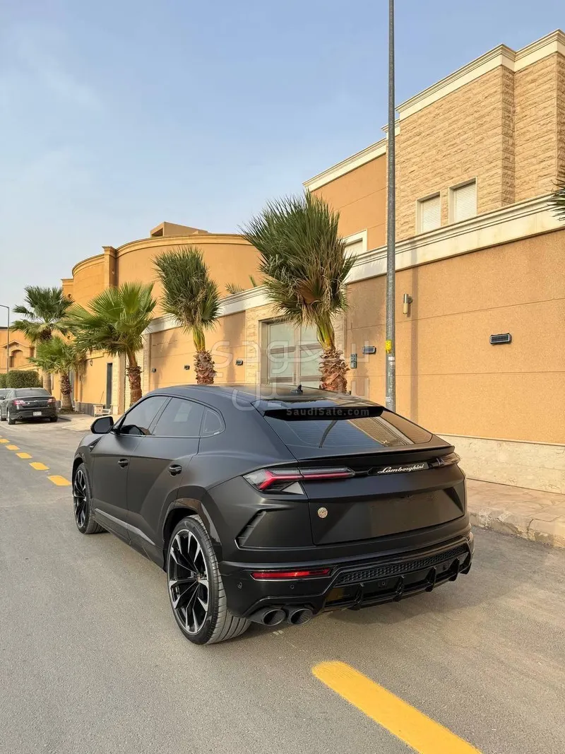 2022 لمبرجيني اوروس