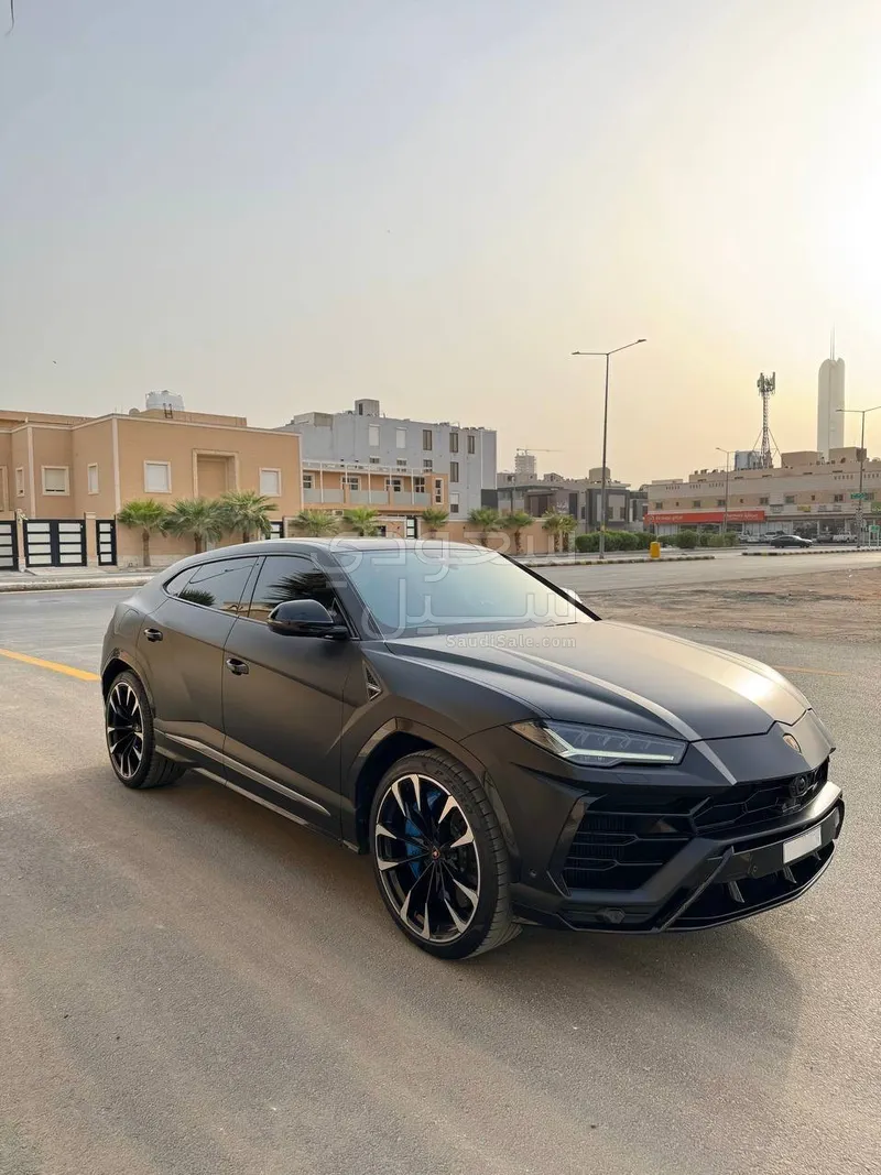 2022 لمبرجيني اوروس