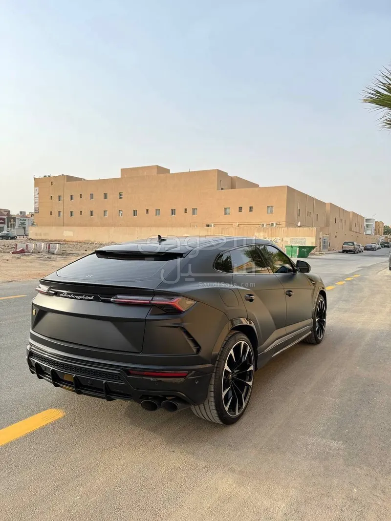 2022 لمبرجيني اوروس