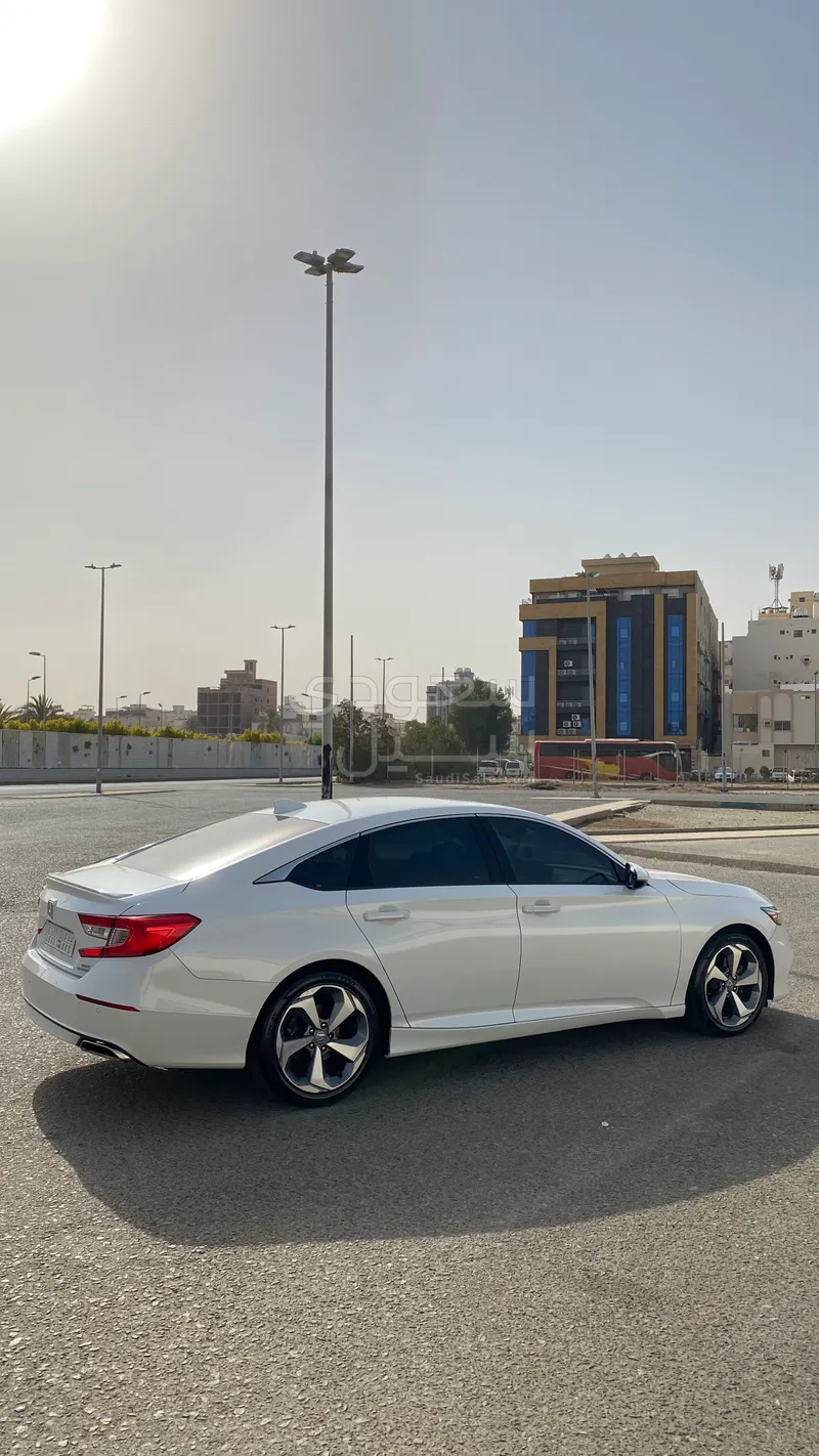 2018 هوندا اكورد سبورت