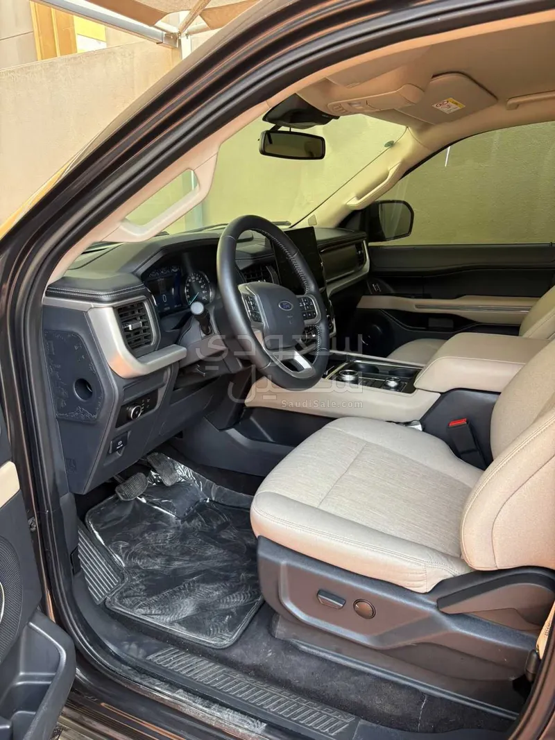 2023 Ford Expedition XLT