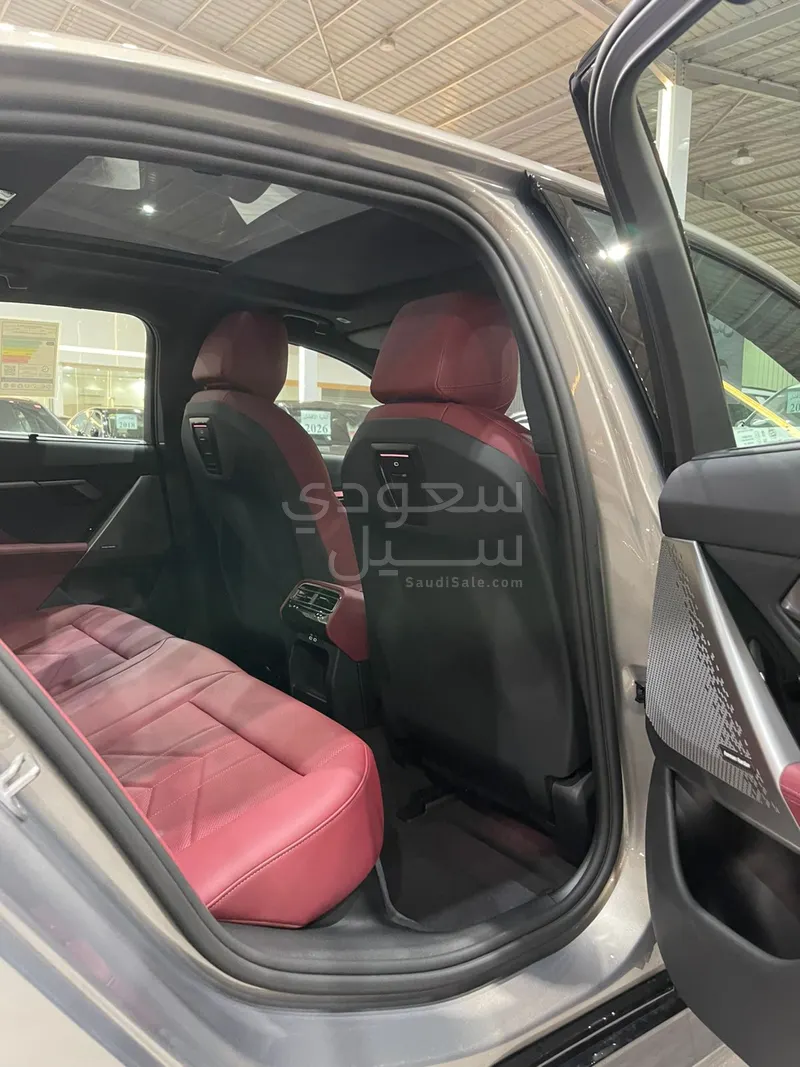 2026 بي ام دبليو الفئة الخامسة 520 أي إم كت