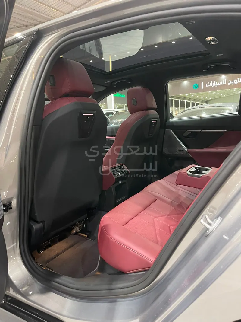 2026 بي ام دبليو الفئة الخامسة 520 أي إم كت