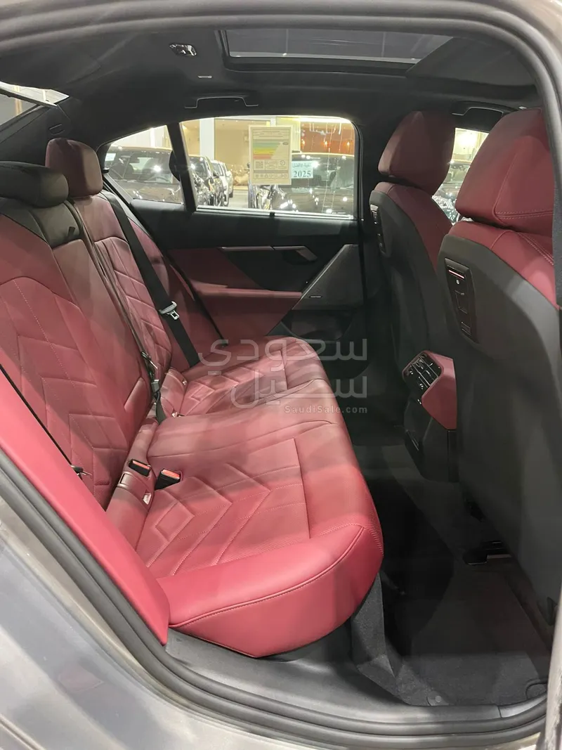 2026 بي ام دبليو الفئة الخامسة 520 أي إم كت
