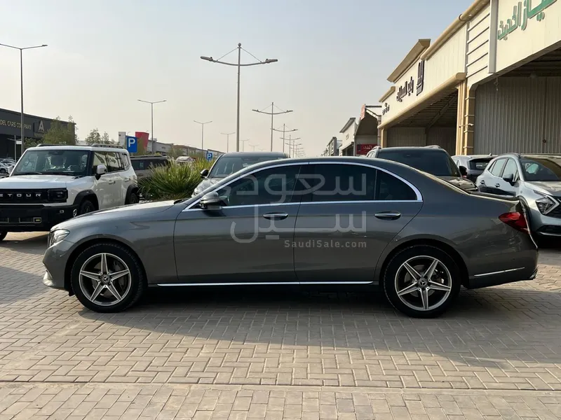 2020 Mercedes-Benz E 300